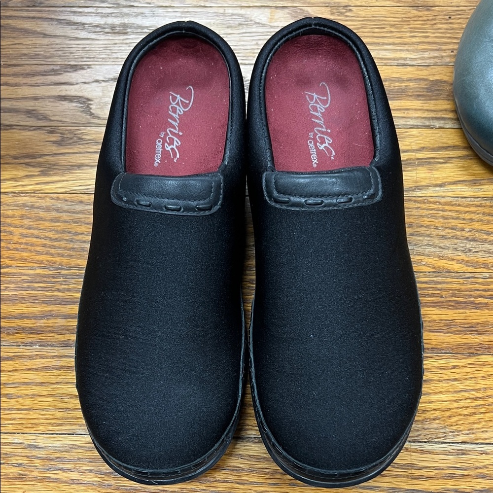 BERRIES by Aertex | Orthotic slip-on clogs/work shoes black